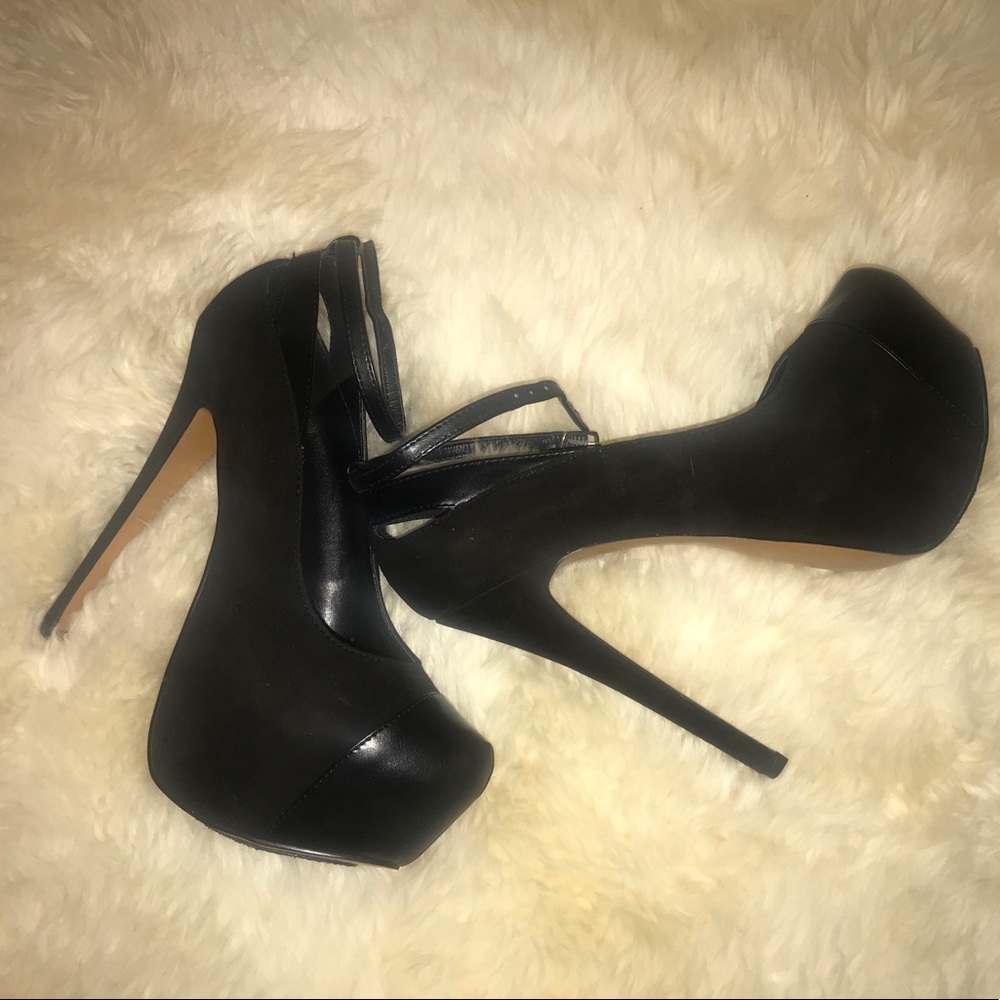 NEW! H by Halston Melanie Platform Pump, Size 7.5